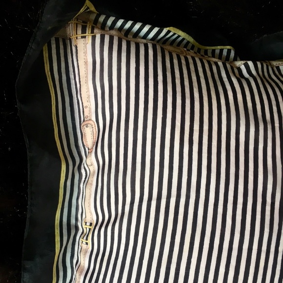 Vintage silk scarf pillow case - Picture 3 of 6